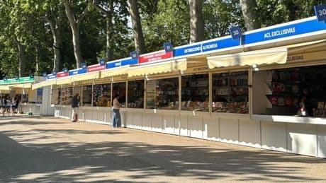 Una alerta roja por calor y viento obliga a cerrar la Feria del Libro de Madrid