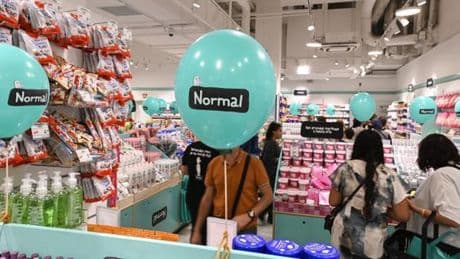 Le fulgurant succès de Normal, le discount qui se veut « cool »
