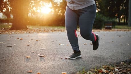 Spaziergang oder Sprint? Sportmediziner klärt auf, was effektiver ist