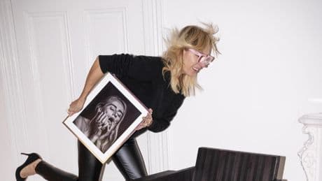 Paola Bjäringer, la diseñadora que ha decorado su casa solo con piezas de mujeres