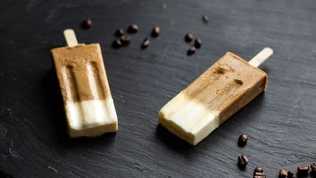 Erfrischende Abwechslung: Iced-Coffee-Eis am Stiel einfach selber machen