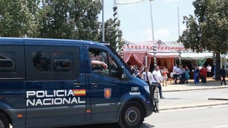 Investigan un posible caso de agresión sexual a una joven de 20 años en la Feria de Sevilla