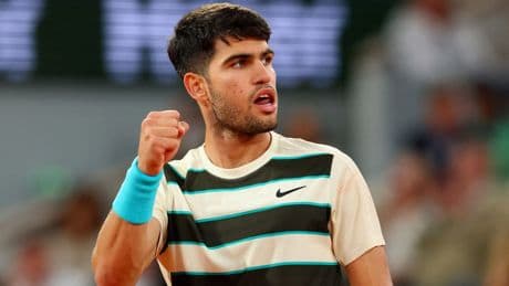 Titelverdediger Alcaraz bereikt opnieuw finale Roland Garros na opgave Musetti