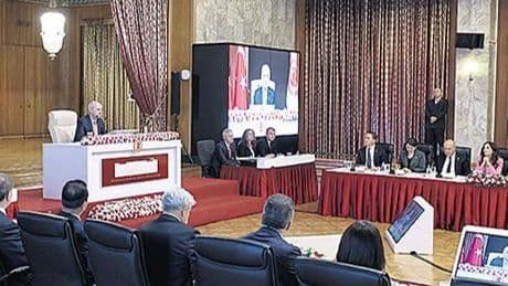 Komisyonda söz partilerde