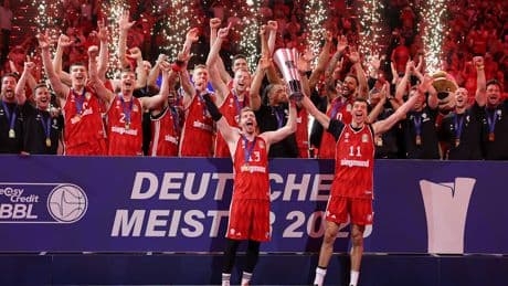 Im 5. Finalspiel gegen Ulm - Bayern gewinnt den Titel im Final-Krimi!