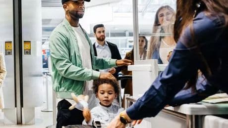 Holidaymakers make same airport mistake at security checks