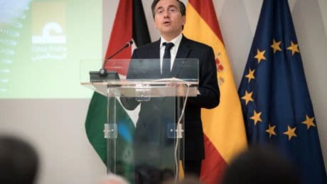 Albares apoya que Trump y Putin se reúnan si avanzan hacia un alto el fuego "real" y no deciden sobre la soberanía de Ucrania