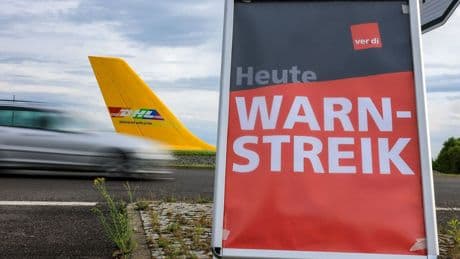 Tarifverhandlungen: Warnstreik am DHL-Hub in Leipzig beginnt