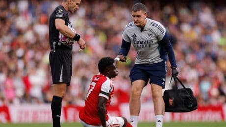 Bukayo Saka hobbles off in huge injury worry for Arsenal