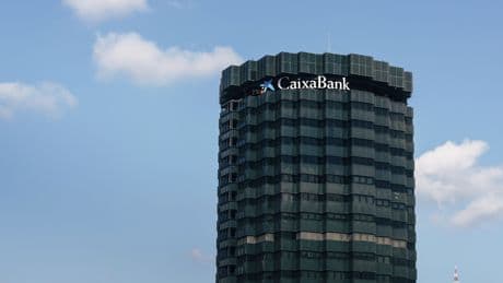 CaixaBank integra su filial de consumo con Telefónica