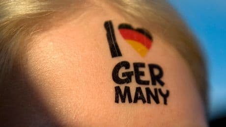 Grünen-Chef kann es nicht - Wie halten Sie es mit der Vaterlandsliebe?