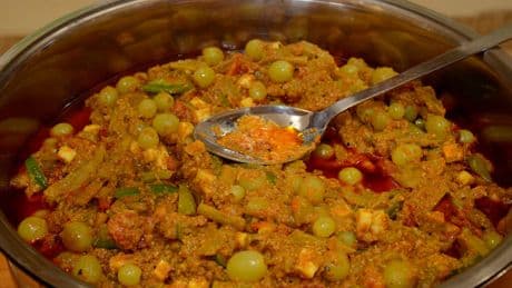 Para mucha gente la comida es solo un mal necesario. Así que han empezado a comer "pienso" para humanos