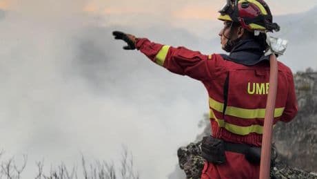 Última hora de los incendios forestales en España | Estabilizado el incendio de Jarilla (Cáceres) mientras crece el de Anllares del Sil (León)