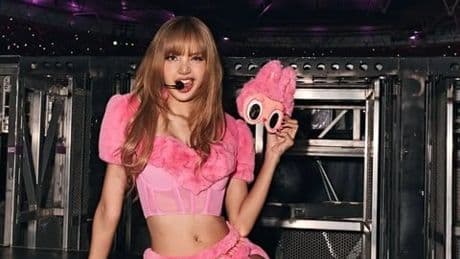 Lisa si veste da Labubu e il momento diventa virale