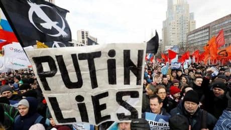 Putin castiga las búsquedas de 5.500 'contenidos extremistas' en internet: "Orwell escribió una distopía, no una metodología"