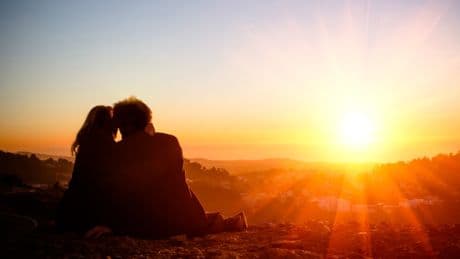 Todo lo que necesitas para disfrutar (y presumir) de la puesta de sol perfecta estas vacaciones