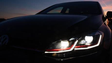 Autolichter prüfen: So gelingt der Licht-Check mit Wand-Trick
