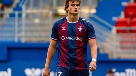 Slavy rescinde su contrato con el Eibar y ficha por tres años con el Hércules