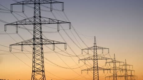 El retraso de la CNMC en aprobar una norma antiapagones garantiza pagos multimillonarios a las eléctricas