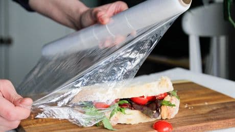 Nie mehr Ärger mit Frischhaltefolie: Das ist der Trick, den Sie kennen müssen