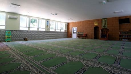 Assassinat dans une mosquée du Gard : une information judiciaire ouverte pour meurtre avec préméditation et en raison de la religion