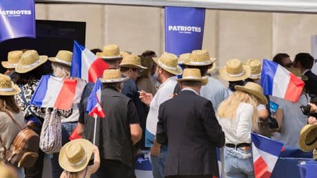 Comment le sentiment de déclassement des cadres nourrit le vote RN