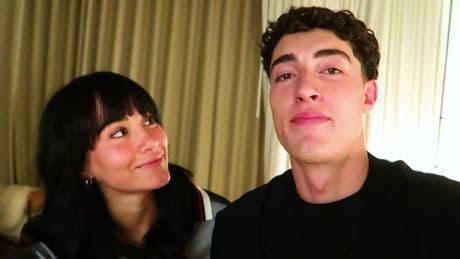 La camiseta que parece confirmar la relación de Aitana y Plex: &quot;Has visto que guay es quedarse hasta el final&quot;
