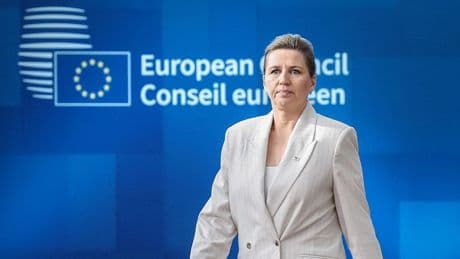 Présidence de l’UE : qui est Mette Frederiksen, la Danoise qui veut tenir tête à Trump et Poutine