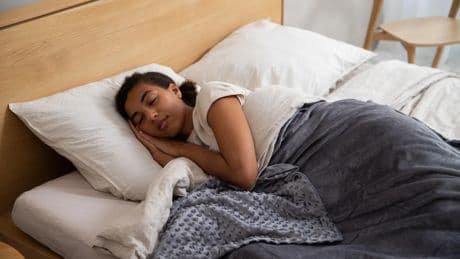 Los tres síntomas mientras duermes que podrían estar alertando de un cáncer