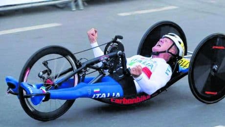 L'olimpionico di handbike travolto da un Suv mentre si allena
