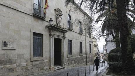 El TSJEx secunda la lucha de jueces y fiscales contra la 'ley Bolaños'