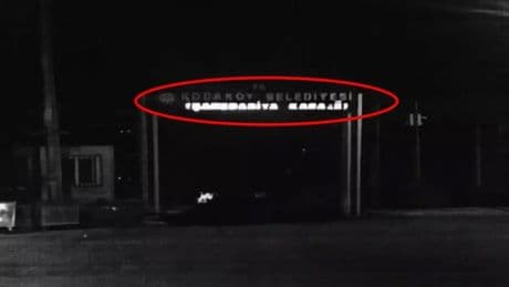 Diyarbakır'da tabela krizi: Türkçe karartıldı, kaymakam devreye girdi