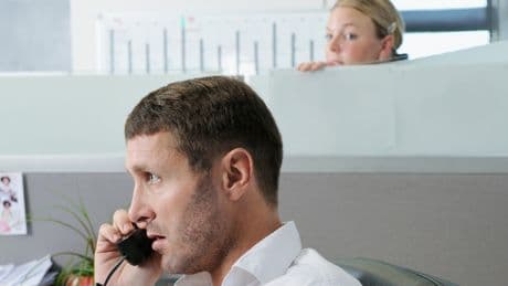 Arbeitszeit-Betrug: Schon privates Surfen kann für Kündigung reichen