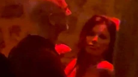 Die Party nimmt kein Ende! - Jeff Bezos und seine Lauren tanzen auf Ibiza