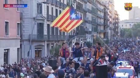 La imagen de Iñigo Martínez con la estelada en la celebración del Barça abre una herida con la Selección Española
