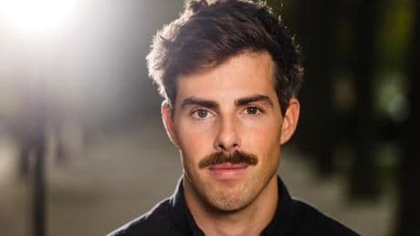 Timothée Parrique, l’économiste de la décroissance, fait son « show »