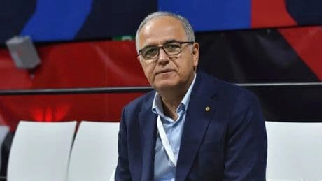 Sporun yüz akı voleybolun federasyon başkanı Üstündağ, Cumhuriyet’e konuştu: ‘7’den 70’e hizmet ediyorum’