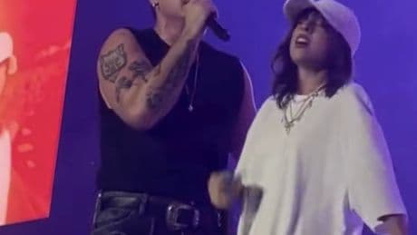 Angelina Mango torna sul palco dopo un anno di stop: sorpresa al concerto di Olly