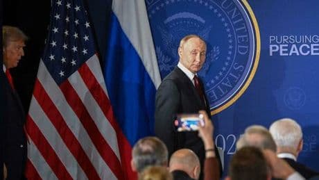 Trump-Putin, la reazione dei media ucraini: «Vertice vergognoso e inutile, zar accolto come un re». E Mosca attacca durante i colloqui
