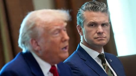 Regering-Trump legt nieuwe beperkingen op aan verslaggevers: alleen met licentie toegang tot Pentagon