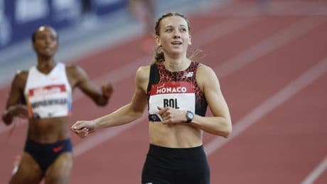 Femke Bol wint 400 meter horden tijdens Diamond League in Londen overtuigend
