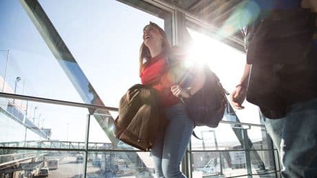 2.000 Euro Urlaubsgeld: So viel Netto bleibt vom Brutto