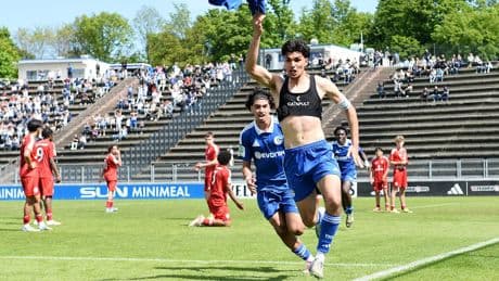 Zwei Klubs wollen Top-Juwel - Schalke droht Talente-Zoff