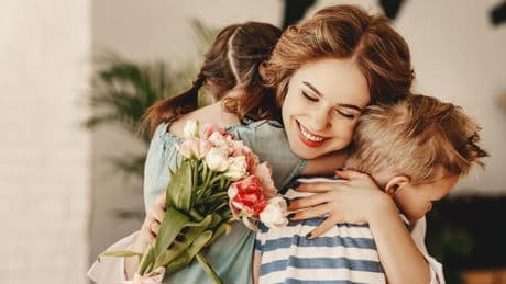 «Un bouquet de fleurs, ça fait toujours plaisir» : les Français dépensent 77 euros en moyenne pour la Fête des mères