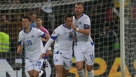 Edin Dzeko, Bosna Hersek'i zafere taşıdı