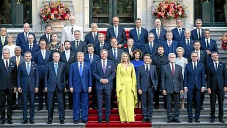 « Merci Donald » : comment Trump a humilié les Européens au sommet de l'Otan