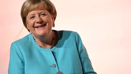 Angela Merkel in Augsburg: Selbstkritik - schafft die Ex-Kanzlerin das?