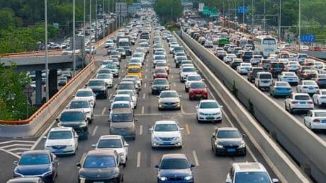 La DGT alerta y señala las horas que debes evitar en la operación salida que comienza hoy: Más de 52 millones de viajes