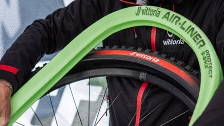 Platter Fahrradreifen? Neues System lässt Sie noch kilometerweit fahren