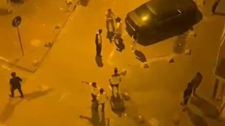 Esenyurt’ta gençler arasındaki kavga kamerada